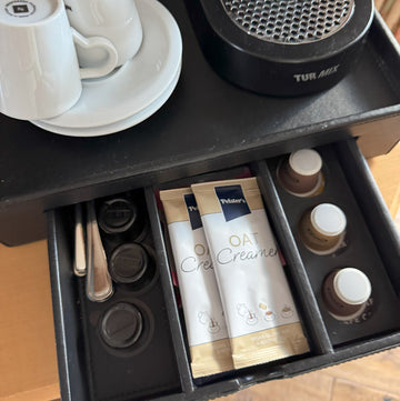 Pelster’s Oat Creamer – Die smarte Alternative für Kaffee & Tee, praktisch, nachhaltig und vollmundig – der Hafer-Kaffeeweißer für unterwegs und Profis