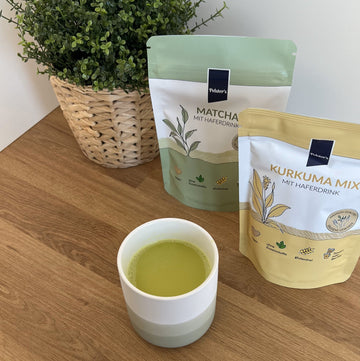 Rezept: "Detox Lat!e" - Kurkuma-Matcha mit Haferdrink
