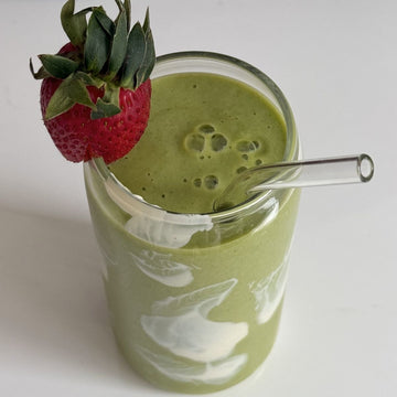 Green Smoothie mit Mandelprotein