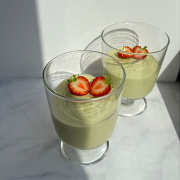 Cremiges veganes Matcha-Mousse