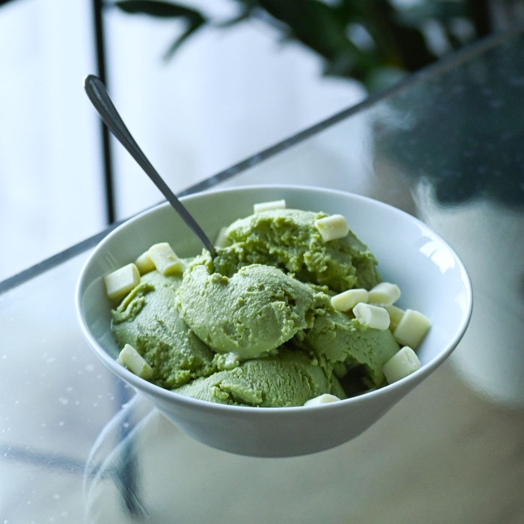 Veganes Matcha Eis: Einfaches Rezept mit nur 4 Zutaten