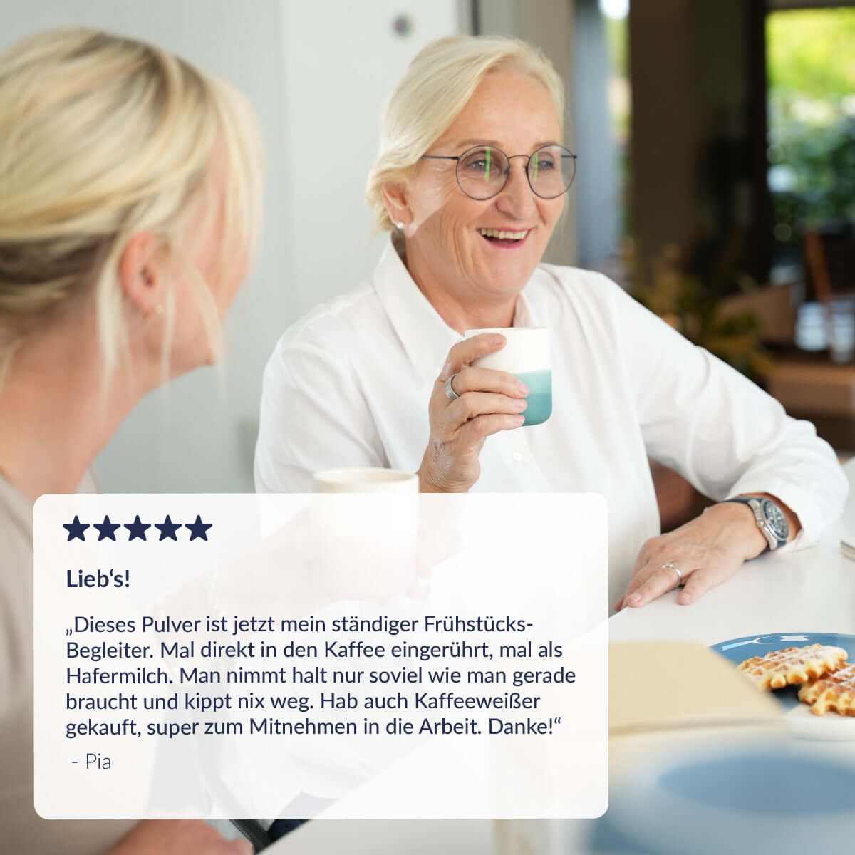 Frau die lacht und ein Kommentar 