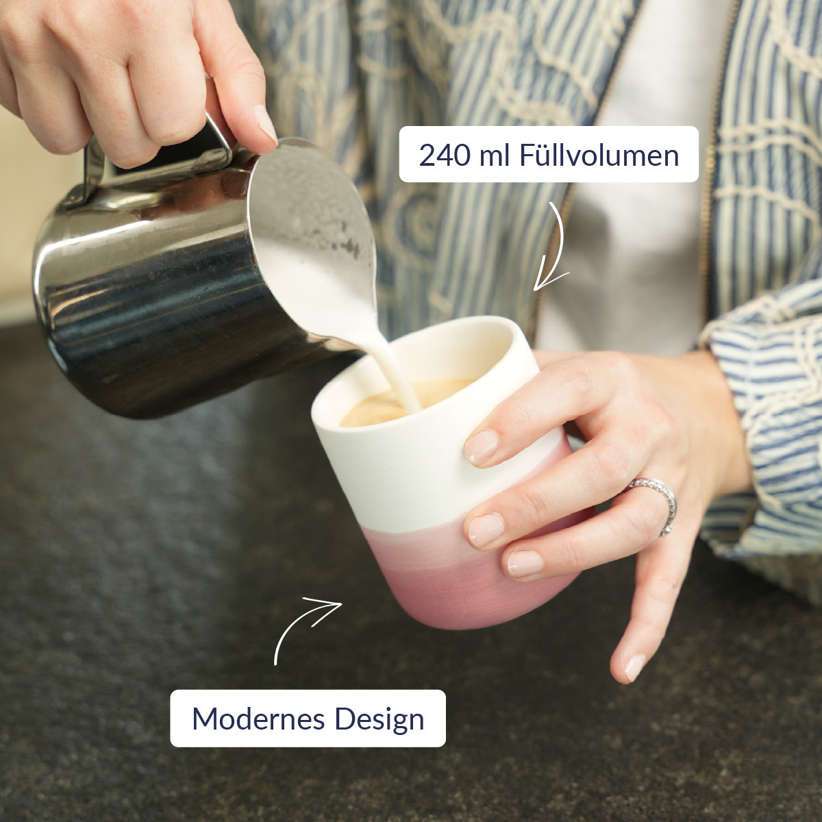 Pelster's Porzellan Becher in stilvollen pink und Milchschaum.