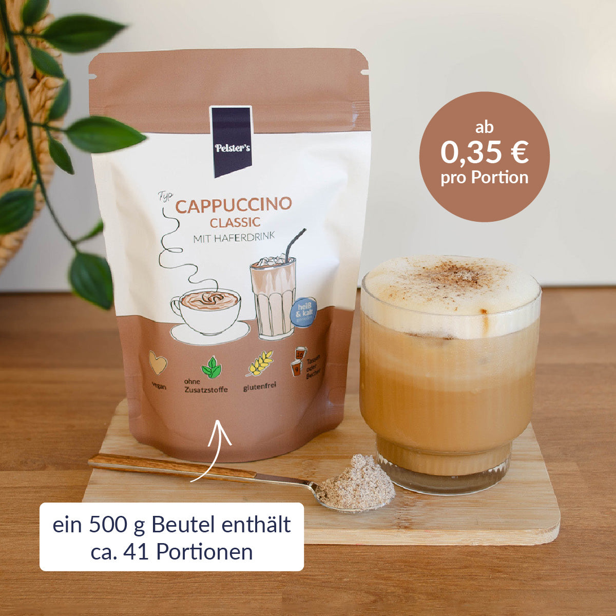 Classic Cappuccino mit Haferdrink und feinem Bohnenkaffee angerührt auf einem Tisch - vegan ab 0,35€ pro Portion 