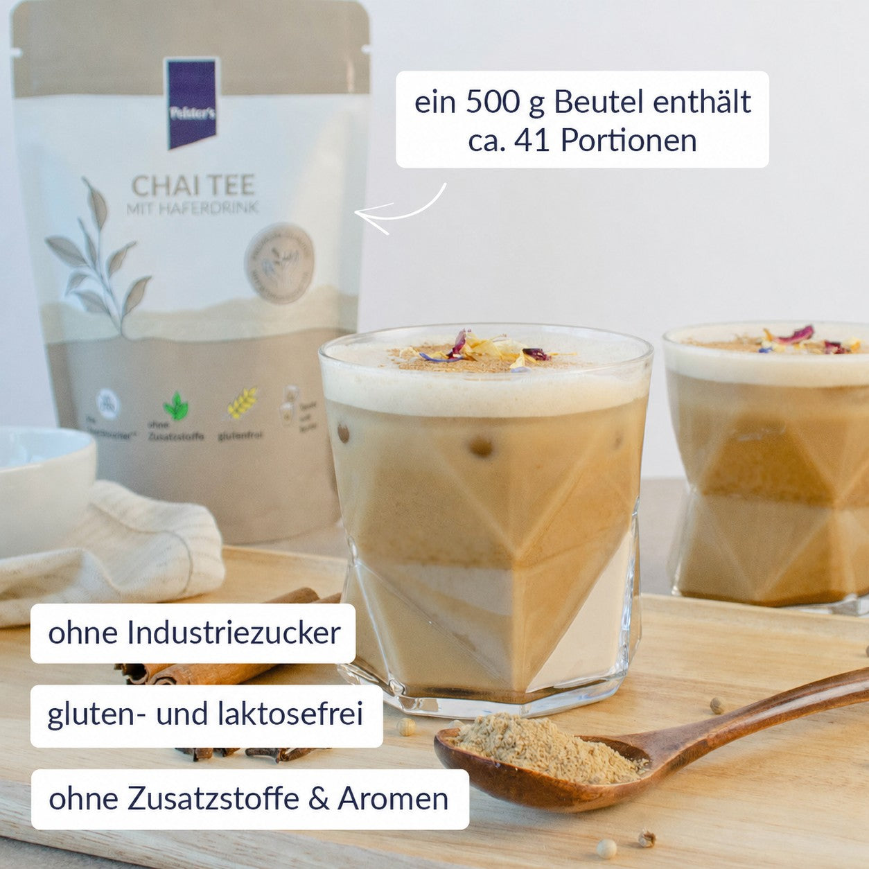 Chai Tee mit Haferdrink zubereitet im Glas  und USPs