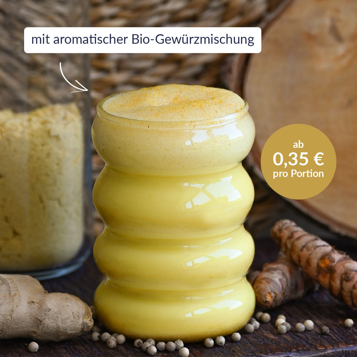 Kurkuma Mix mit Haferdrink zubereitet im Glas mit USPs 