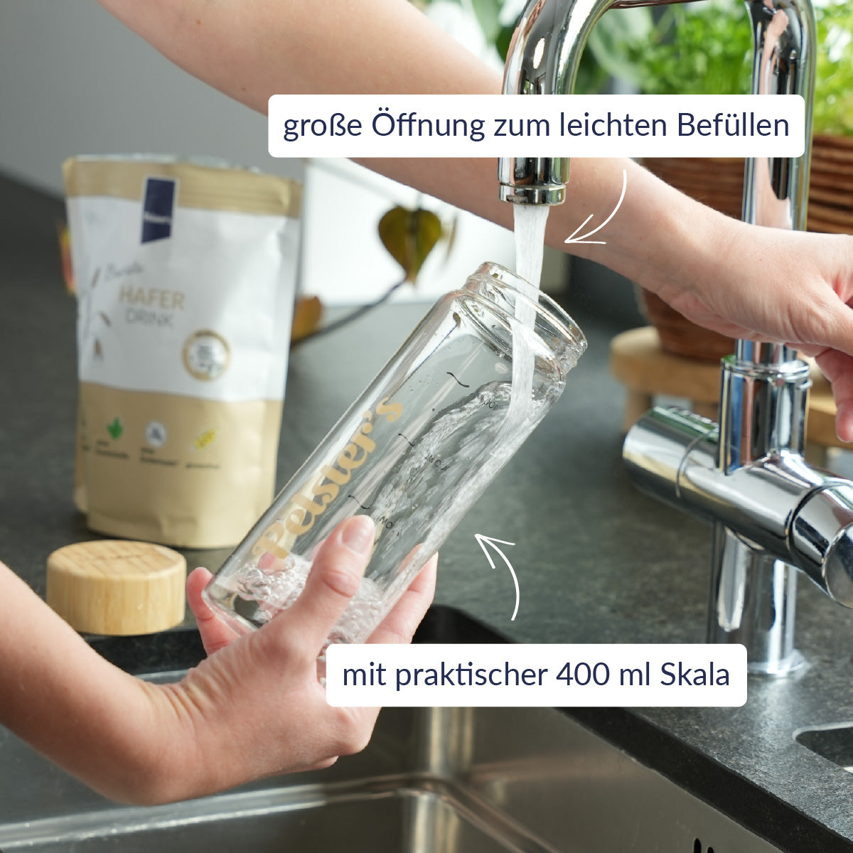 Pelster's Glasshaker wird mit Wasser befüllt und USPs