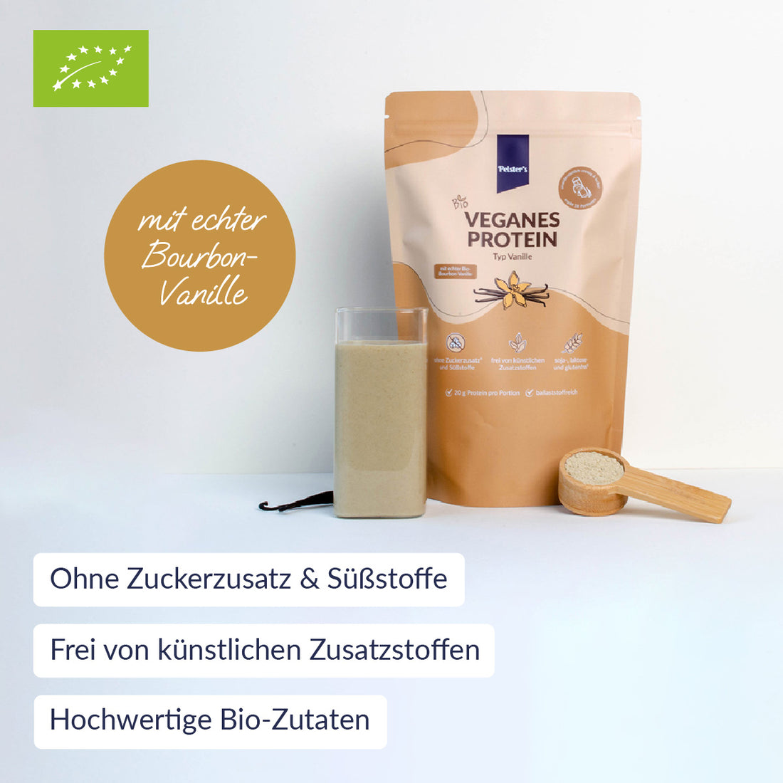 Veganes Proteinpulver Vanille mit Pulver im Löffel und Vanilleschote