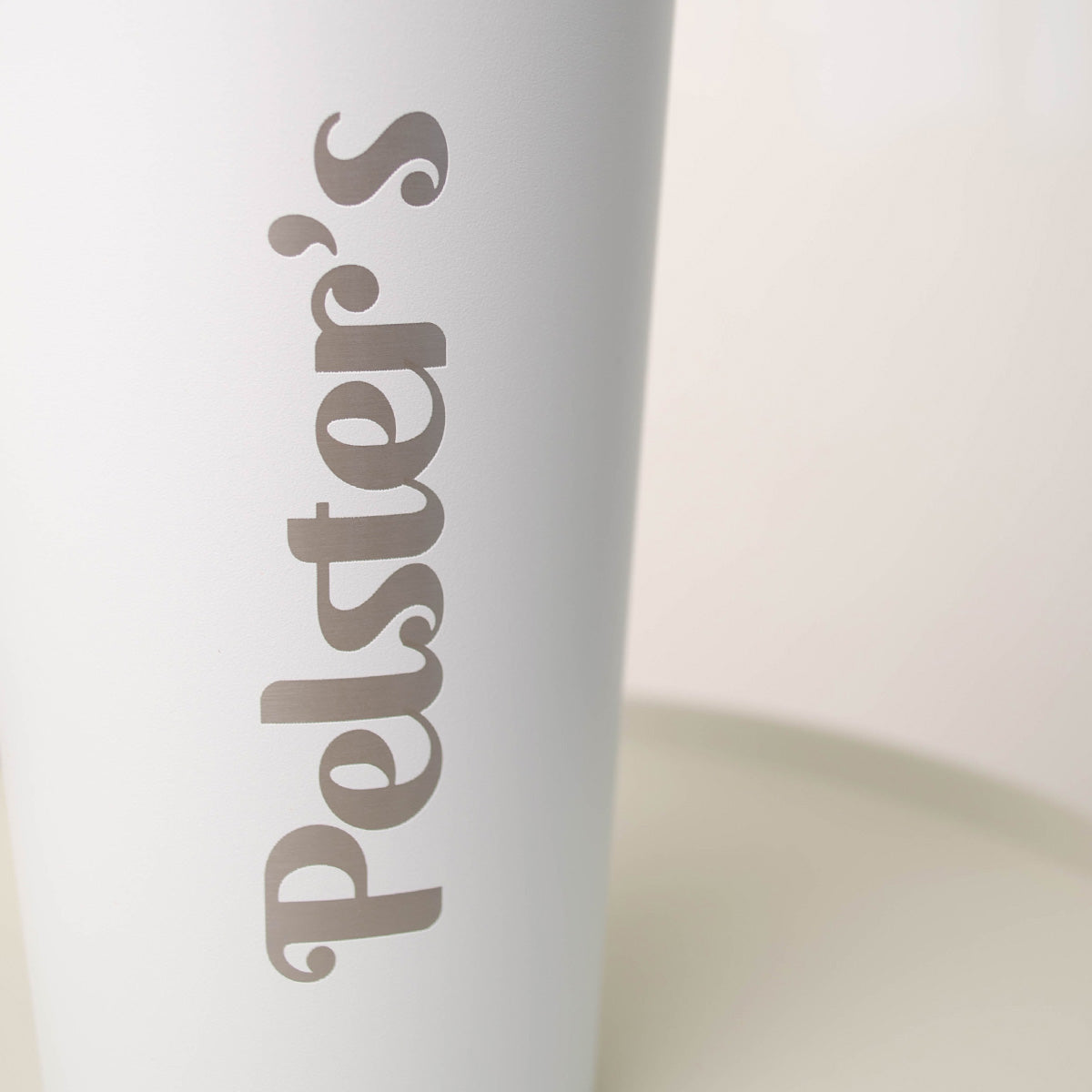 Pelsters Edelstahlshaker Weiss Logo